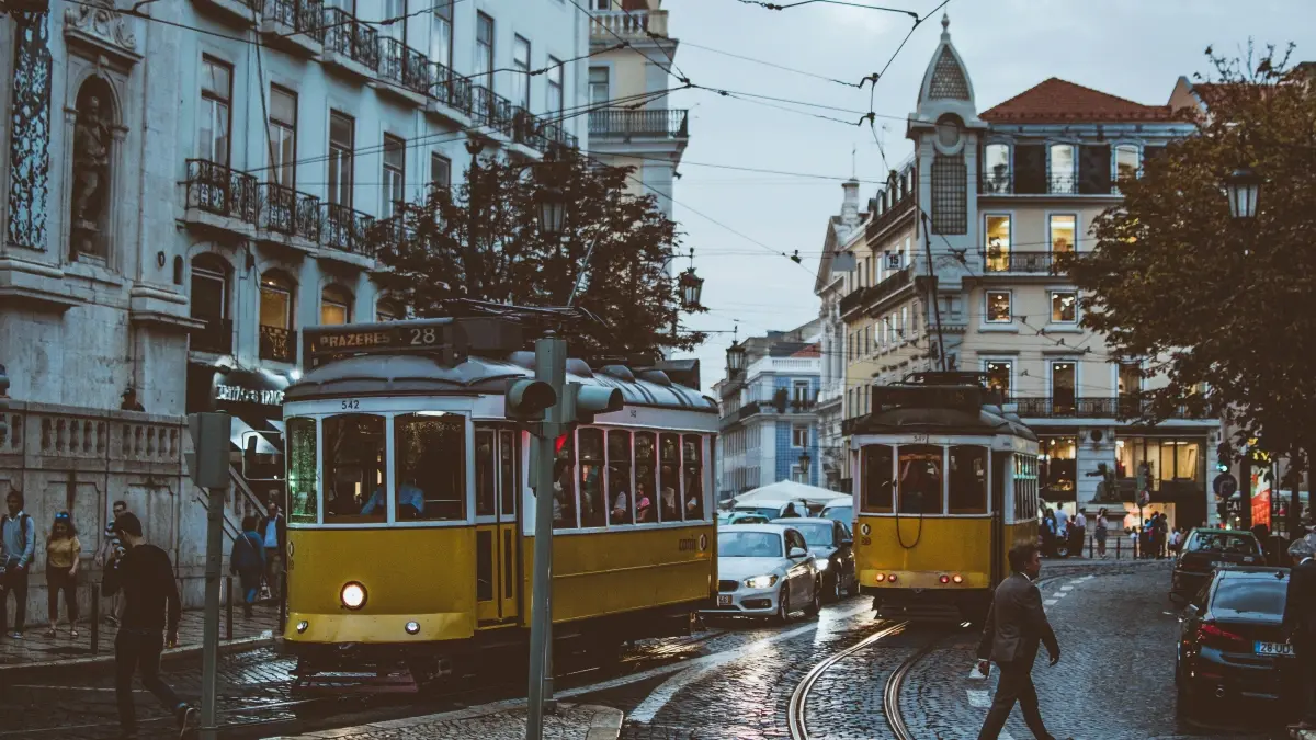 Advertisers: Find Austrian LinkedIn Music Creators Fast