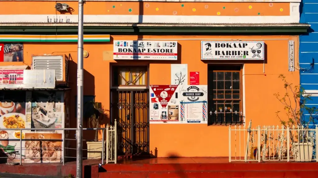 Uburyo abahanzi n’abikorera mu Rwanda bashobora kugera ku masosiyete ya Finland kuri Lazada no gufatanya na tourism boards; inzira, amahuriro, n’imyiteguro ifatika.