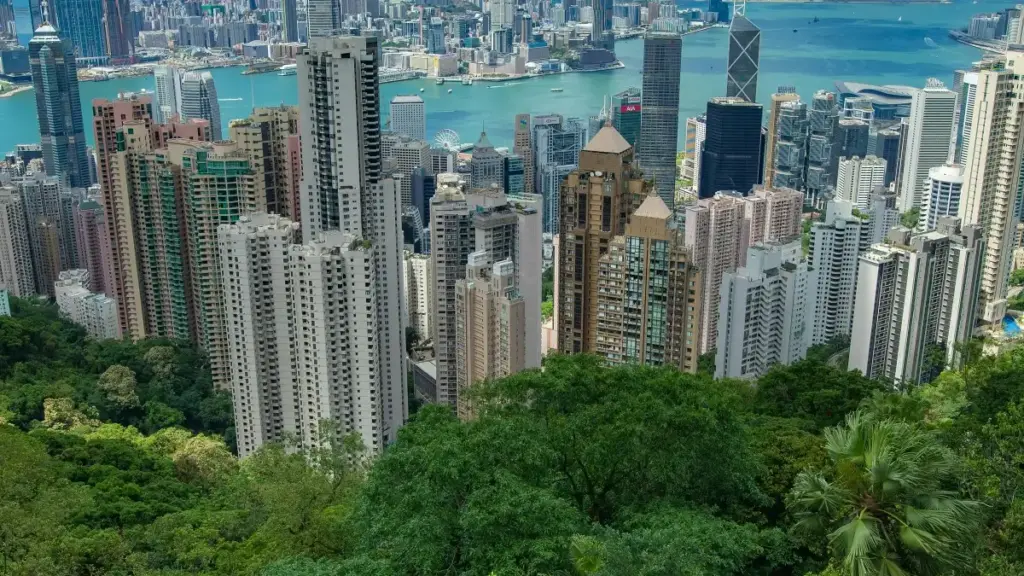 Uburyo bugezweho bwo kugera kuri brands za Singapore ukoresheje Rumble — imiyoboro, strategy ya AI, n'ingingo z'ingenzi mu gutegura product launch iri kumvikana.