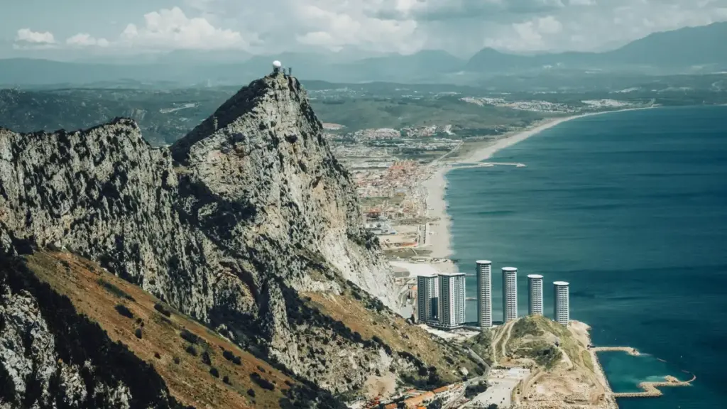 Uburyo bukora bwo gushaka no gukorana na creators bo muri Greece kuri WhatsApp — intambwe ku yindi, ahantu ho kubashaka, ingamba zo kugenzura ubuziranenge, n'uburyo bwo guhuza campagne n'isoko rya Rwanda (2026).