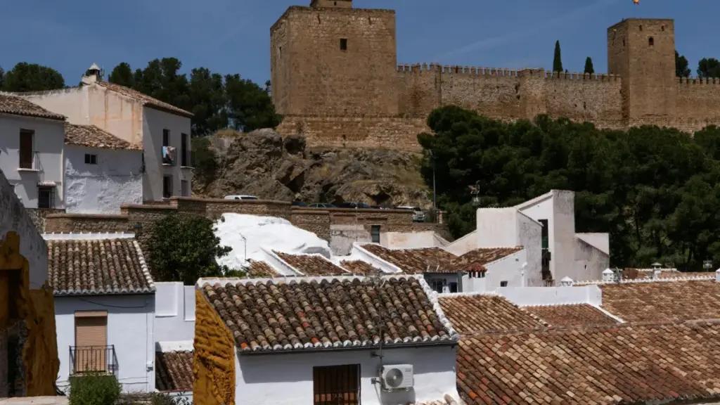 Uburyo bwimbitse bwo kugera ku masosiyete yo muri Algeria ukoresheje Facebook, uko watanga inyungu z'ibicuruzwa neza, n'uburyo bwo kwiyubakira ikizere mu buryo bujyanye na 2026.